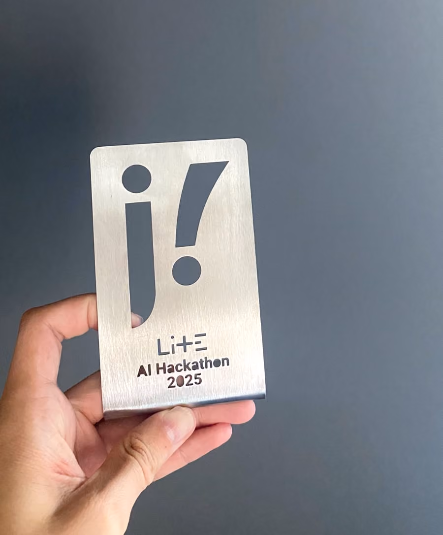 Statuetka Lite AI Hackathon 2025