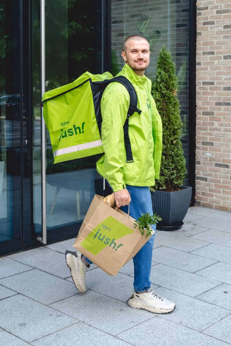 Kurier Jush